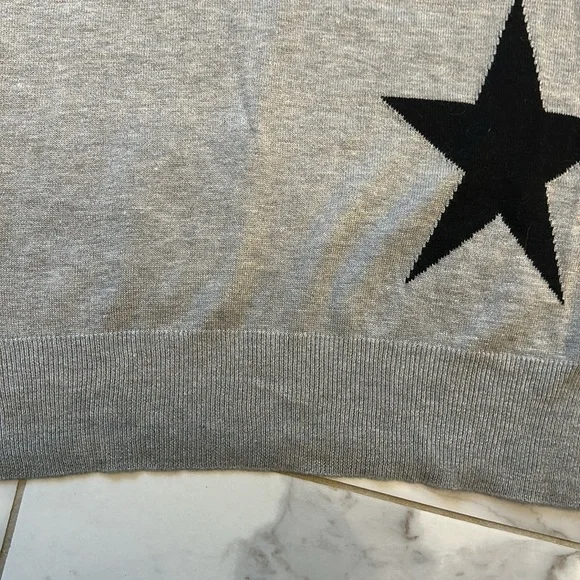 Kut from the Kloth lightweight VNeck sweater - Picture 3 of 7